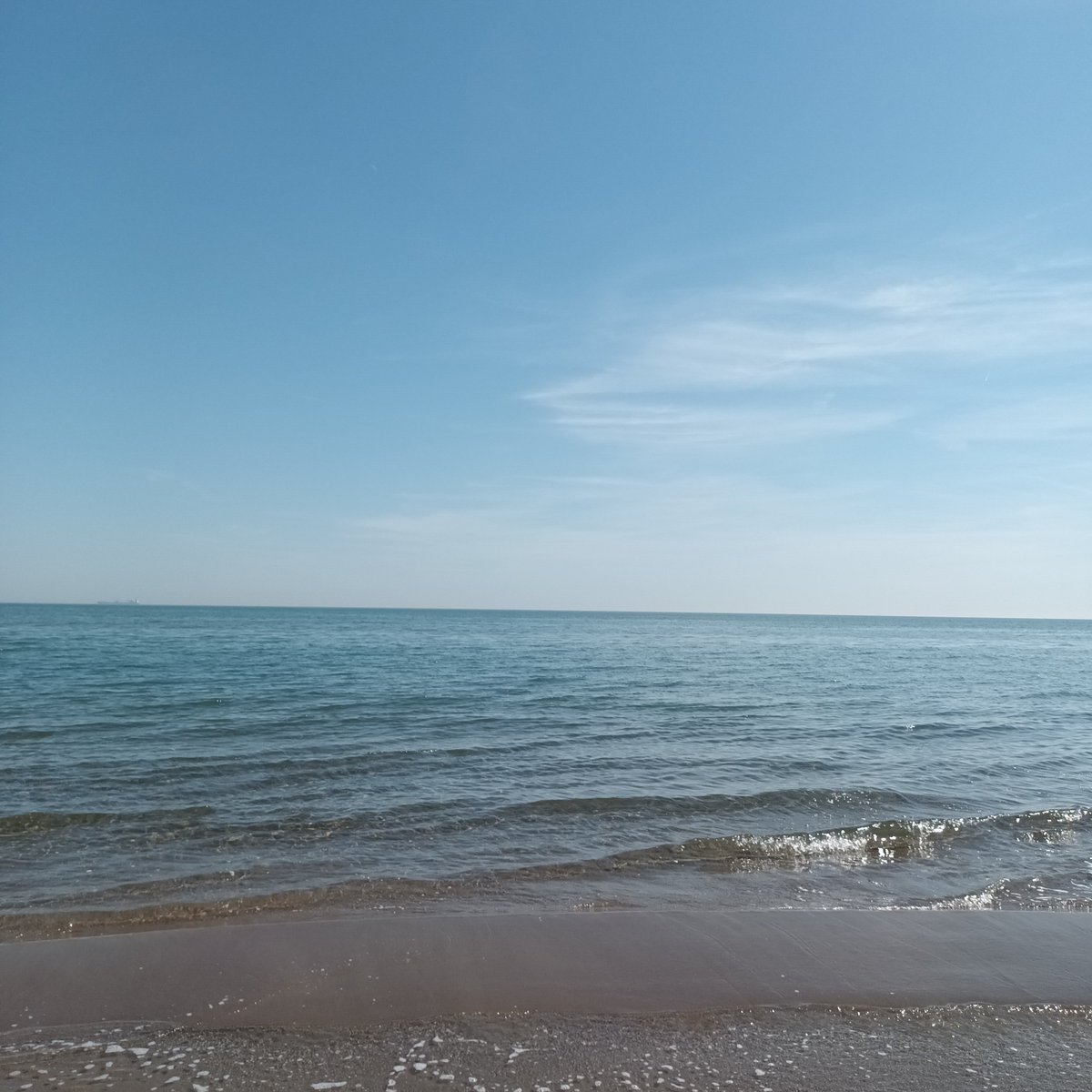 This year our first time on the beach is in April because of this hot off season (30°C). The water was still cold and it was a bit windy but it was nice to take a walk on the beach😊🏖🌊

#HeatWave #caldo #April13 #13aprile #beach #spiaggia #sea #mare