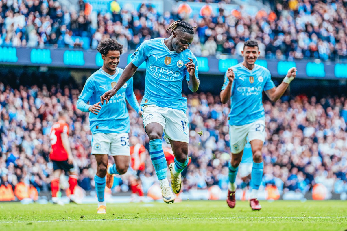 ManCity's tweet photo. 🕺🕺🕺

#ManCity | @citcmancity https://t.co/jimcPF26Be