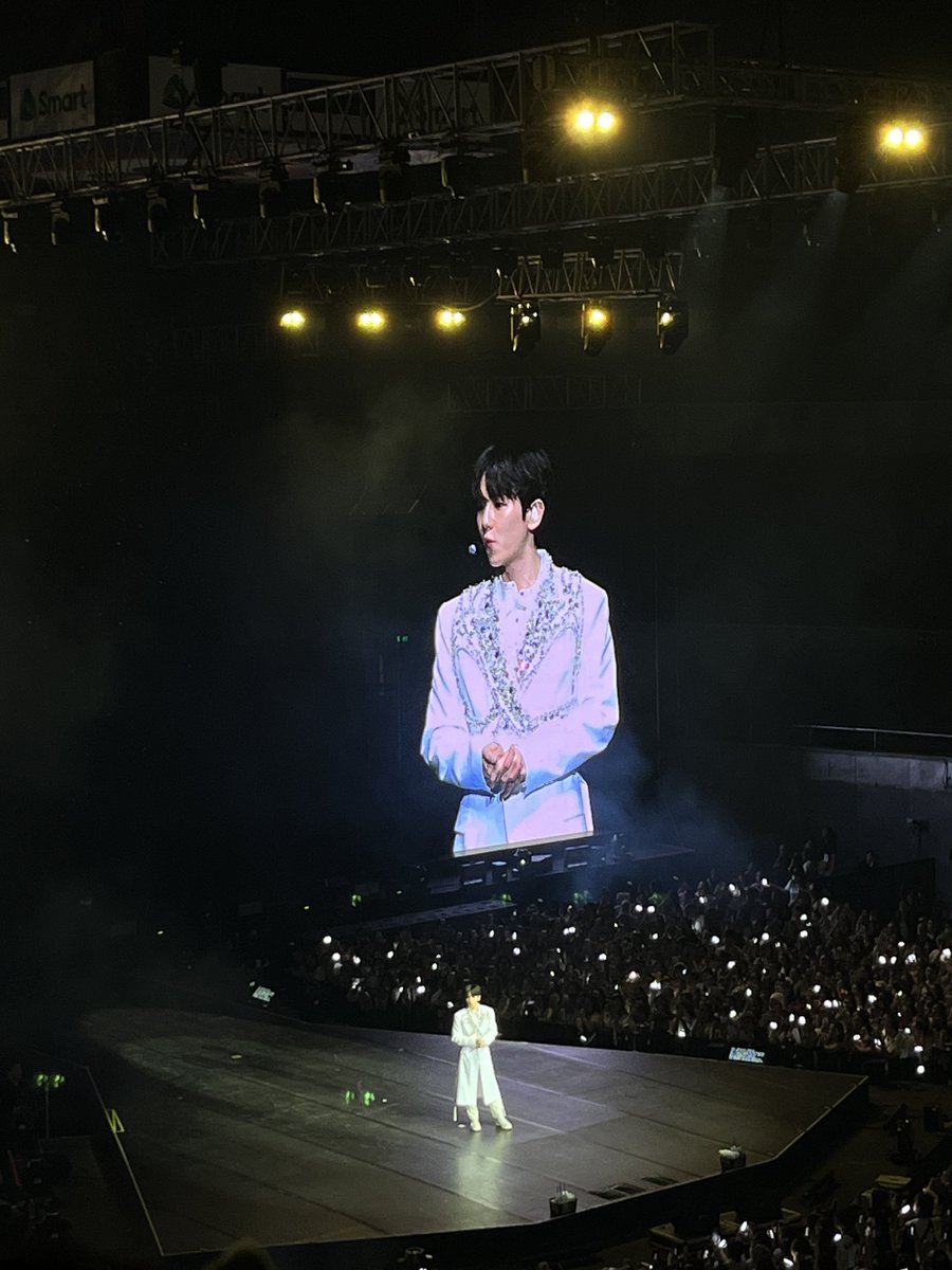 boxianluvr's tweet photo. Attending your first solo concert under your very own company is an out-of-world experience. I cried when you first entered, cried during the middle part, &amp; cried again towards the end. I was reminded why you are THE Baekhyun, one of KPOP’s most skilled vocalists. - https://t.co/L1cOSWI8zP