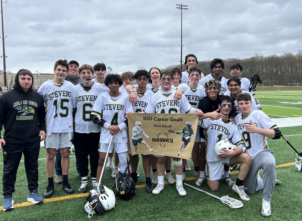 ⁦@JPS_Athletics⁩ Hawks earn the victory over Nottingham. Congratulations to senior captain Kevin Savoth on surpassing 100 goals in his career! #GoHawks #WeAreOneEdison