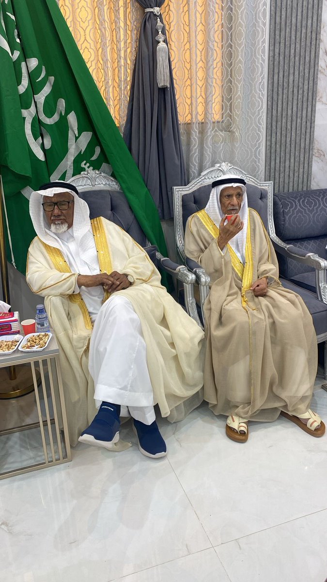 shahdnow's tweet photo. أسرة #المعيويد بمحافظة #الأحساء "#الجشة" تهنئكم بحلول عيد الفطر المبارك لعام 1445هـ . 

مجلس أسرة المعيويد @AlmMjls : 

#عيد_سعيد 
#كل_عام_وانتم_بخير https://t.co/D4AFoPNLbO