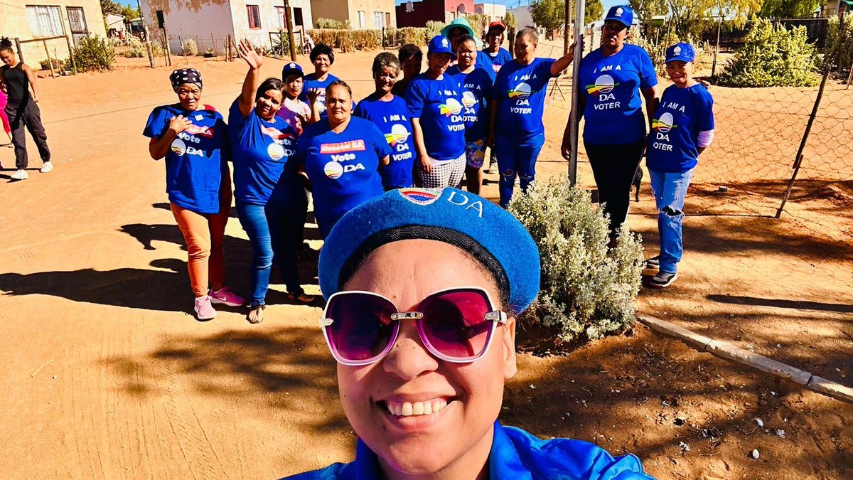 DA_NCape's tweet photo. ⚡We no longer have a reliable power supply and crime is out of control. It is time to rescue the Northern Cape.

Gizella Opperman addressed a house meeting in #Loeriesfontein, urging residents to join the mission to #RescueSA.

#VoteDA #RescueSA https://t.co/FXXYozVGhM
