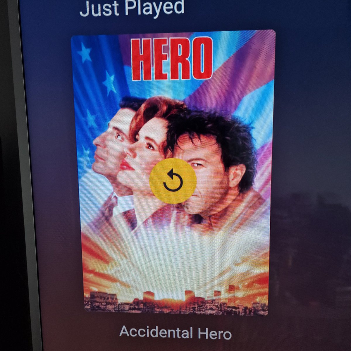 Not seen #accidentalhero for years so was time to stick it on. Its good to remind yourself the priority of news services like in the 80s with switching channels, this in the 90s and then Wag the dog a few years later. Chewy chase also stars.