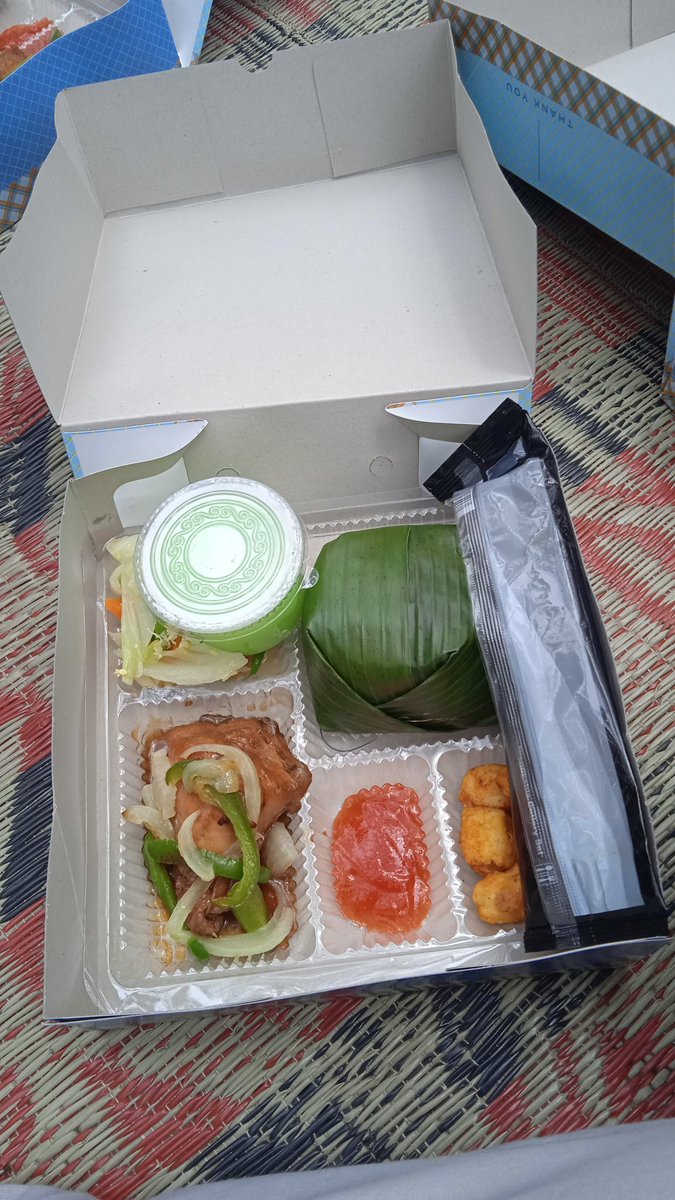 floreesia's tweet photo. makanan selama ikut pmm https://t.co/4rgfsTPL0L