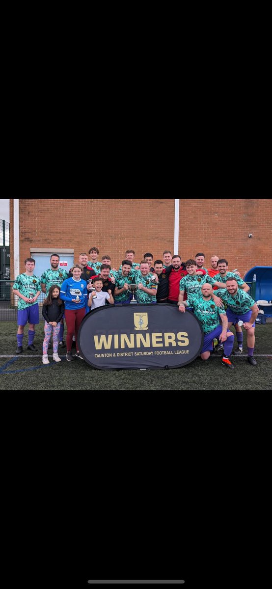 dave_woznee's tweet photo. What a season @dunwearutd https://t.co/yO8iaWT7xy