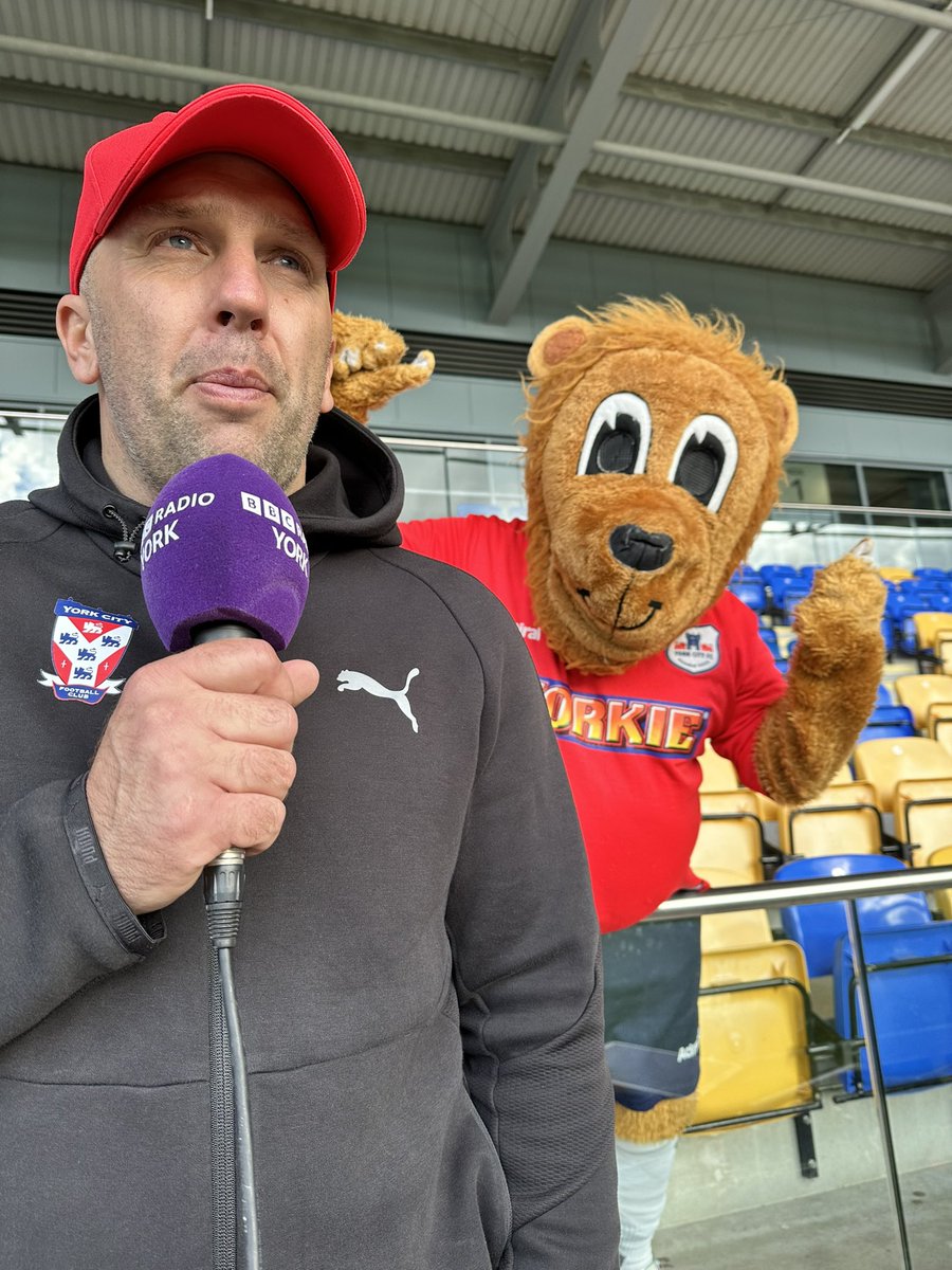 thecrescent78's tweet photo. Happy days @YorkieOriginal #ycfc https://t.co/2ufZnGJsx1