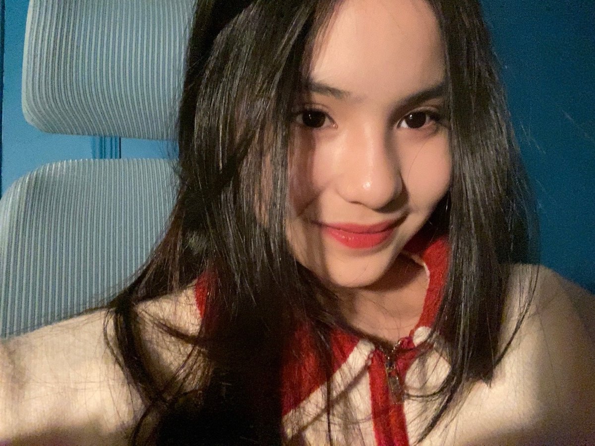 JTrisha_JKT48's tweet photo. terimakasii idn live dan showroomnyaa🪷🔥🎈(makasi ya udh nemenin bikin sushii🍣)🤍 https://t.co/siWCEU1e6l