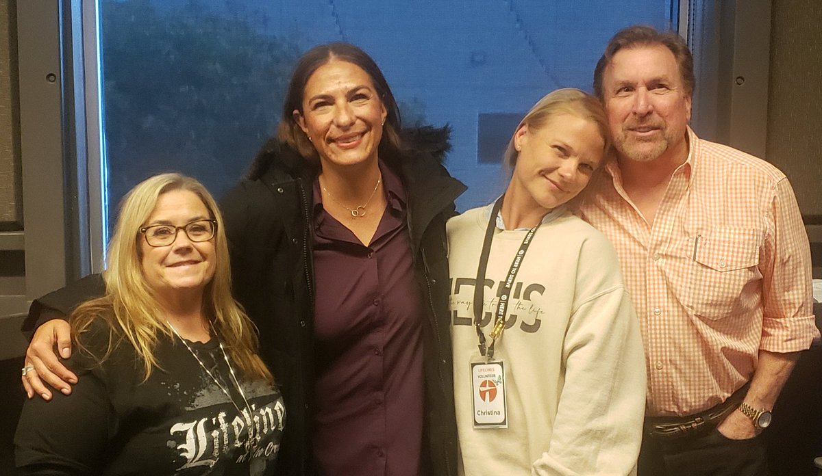 davidzailer's tweet photo. Friday joy with my Lifelines family and speaking at The Crossing Church. Deep roots of recovery and renewal.
#deathofafisherman 
#operationintegrity 
#Lifelines
#carepossible https://t.co/q9KDtTNR14