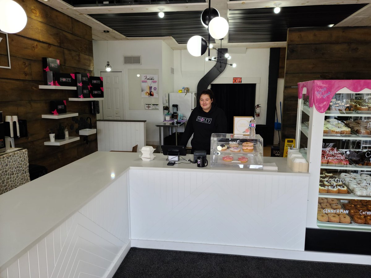 aslofores's tweet photo. Picked up a few donuts at Holey Confections in Carleton Place. Oh my, they are fantastic! https://t.co/yP8cEbAUsu https://t.co/2eM2jDhD87
