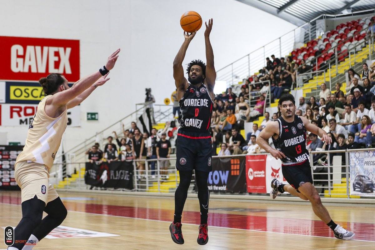 fpbasquetebol's tweet photo. 🏀 @OvarenseBasquet 88-84 @FCPorto
🏆 Liga Betclic Masculina
📍 Arena de Ovar
⭐ Jeremiah Bailey (19pts, 4/6 2P, 8/12 LL, 11res, 3ast, 1rb)
📊 https://t.co/z0zWRJKiCy

#SomosBasquetebol #LigaBetclicMasculina https://t.co/nIbrufRKAm