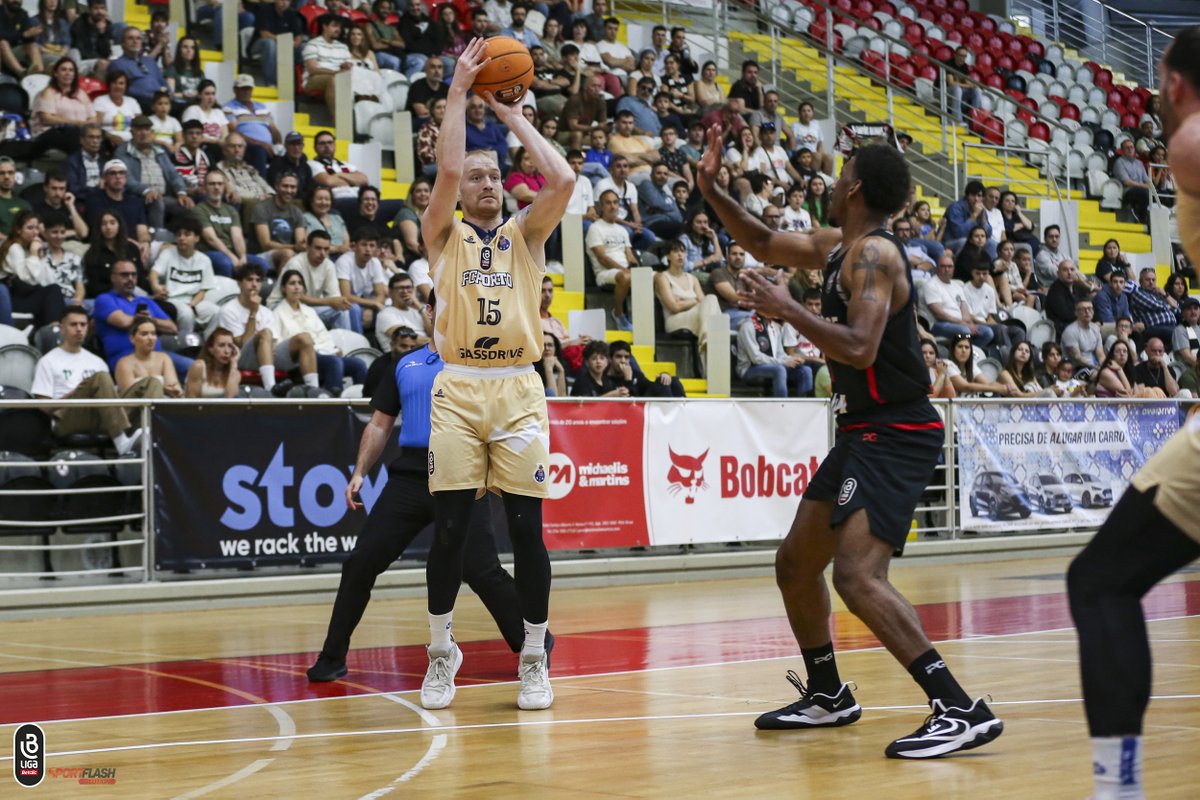 fpbasquetebol's tweet photo. 🏀 @OvarenseBasquet 88-84 @FCPorto
🏆 Liga Betclic Masculina
📍 Arena de Ovar
⭐ Jeremiah Bailey (19pts, 4/6 2P, 8/12 LL, 11res, 3ast, 1rb)
📊 https://t.co/z0zWRJKiCy

#SomosBasquetebol #LigaBetclicMasculina https://t.co/nIbrufRKAm