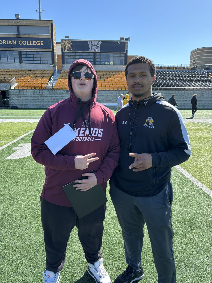 Sam_Carr78's tweet photo. Enjoyed my time out at Adrian college junior day💪💪💪#godogs @CoachKnollman @_coachmcgaughy @AdrianCollegeFB @HaydenHealey2 https://t.co/hY06nLxqoA