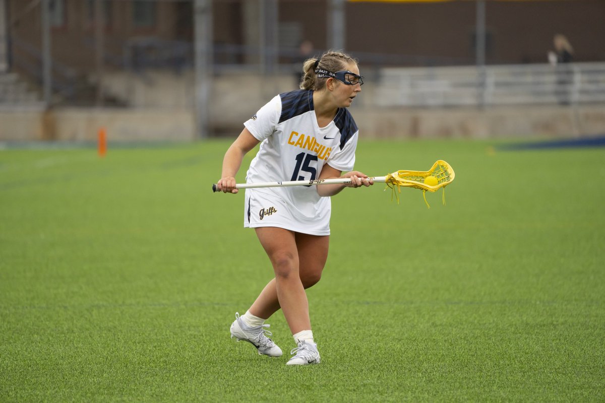 Maddie Mazur with our first goal of the afternoon and we lead, 1-0!

#Griffs | #MAACLax