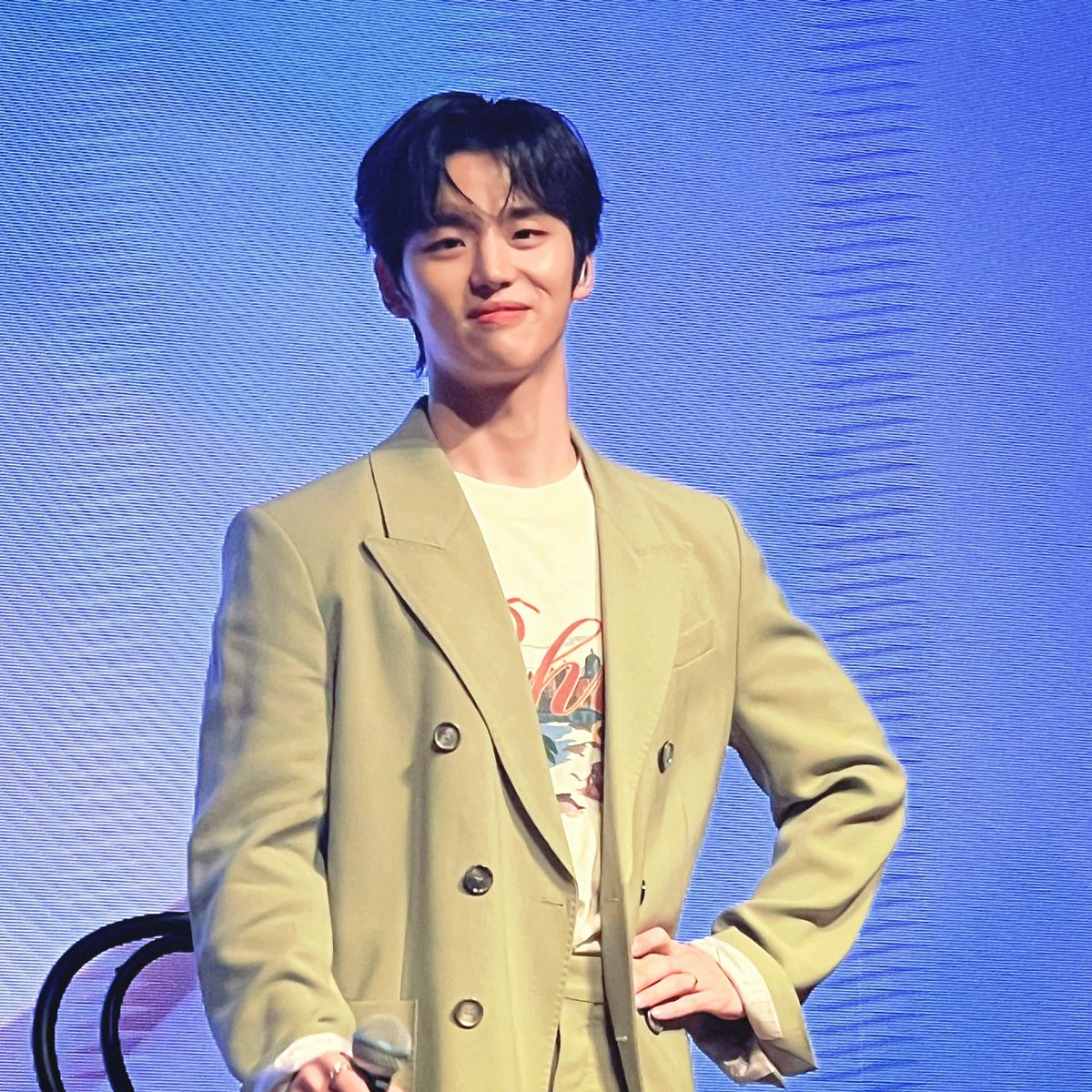 UniLilac's tweet photo. 🫰🏻🫰🏻🫰🏻🫰🏻#hongseok #HONGSEOK 
fanmeeting❤️ https://t.co/Ww2HjGww8V