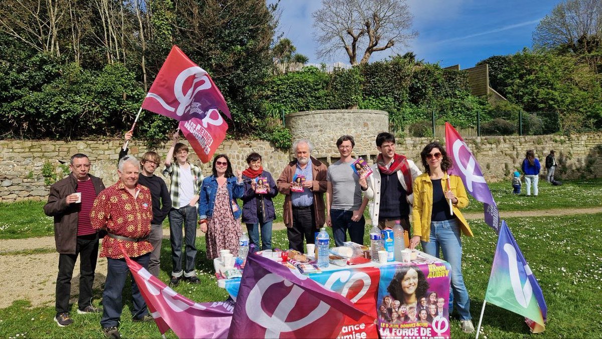 pycadalen's tweet photo. Un beau moment d'échanges avec les citoyens et les militants sous le soleil de Douarnenez, avec Marie Mesmeur et moi, candidats du Finistère pour la liste de l'#UnionPopulaire https://t.co/7L5AvrkGcp