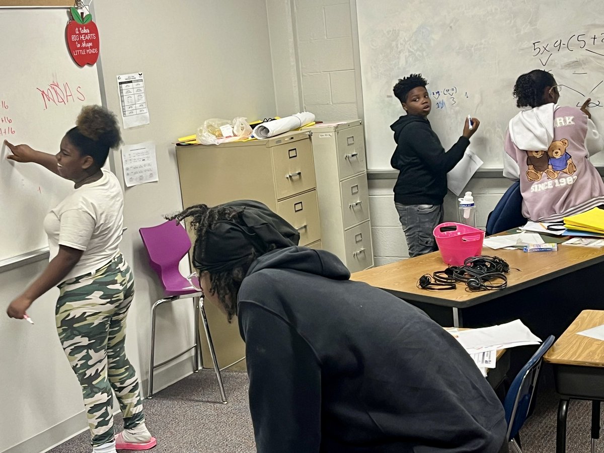 DeSoto_WestMS's tweet photo. Of course we had to give our staff & students a 🍩 break. Thank you parents getting up and bringing your child(ren) to the #WMS Saturday STAAR Boot Camp! Our amazing staff doesn’t mind going the extra mile for our students. #WeAreOne #FourthQuarter #SoaringForward https://t.co/AhWNdenl97