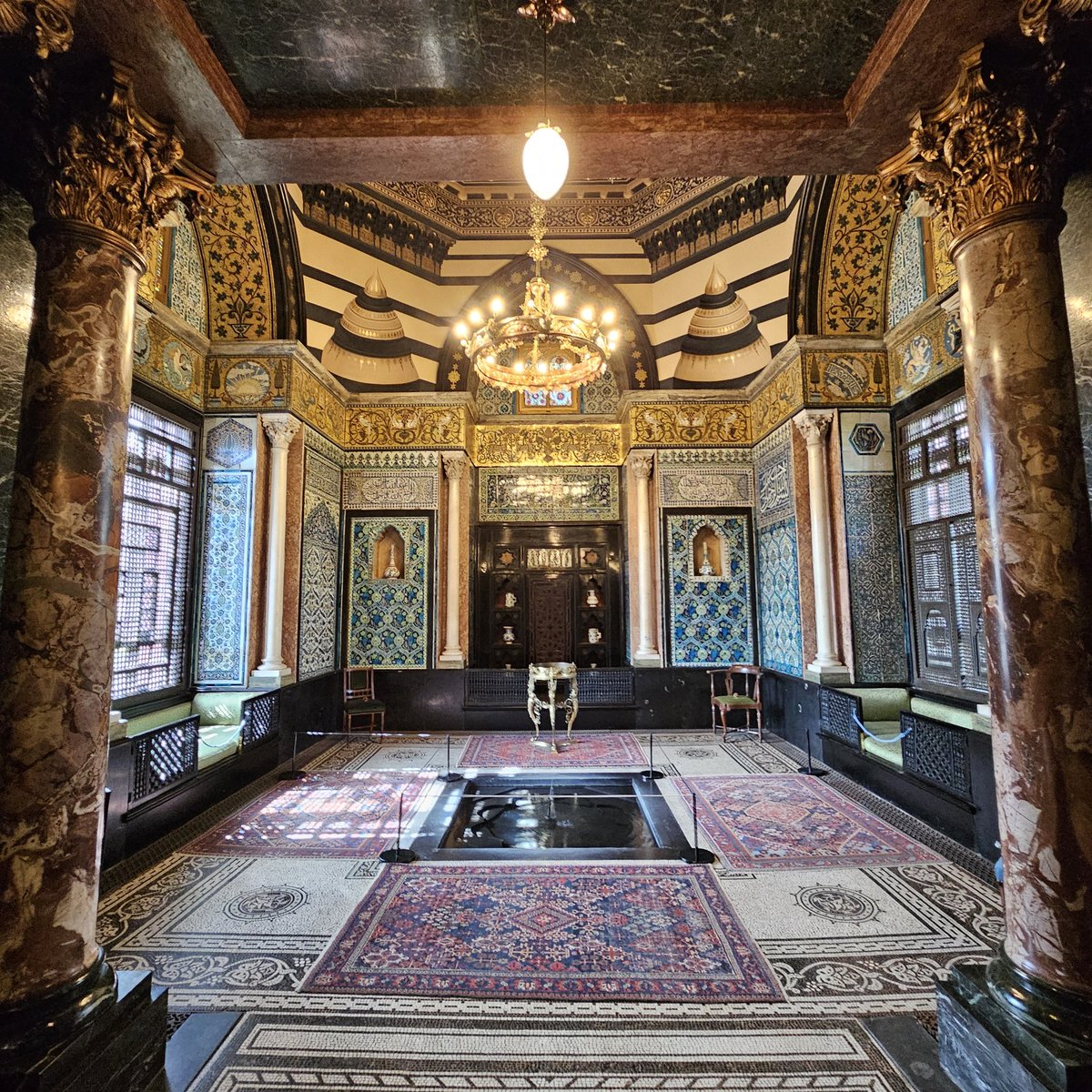 One of the most extraordinary interiors in London which I love to show clients is the spectacular Arab Hall @LeightonHouse_ Discover the colony of artists who made up the Holland Park Circle on my tour, which includes Leighton House with its wonderful mix of art and decoration.