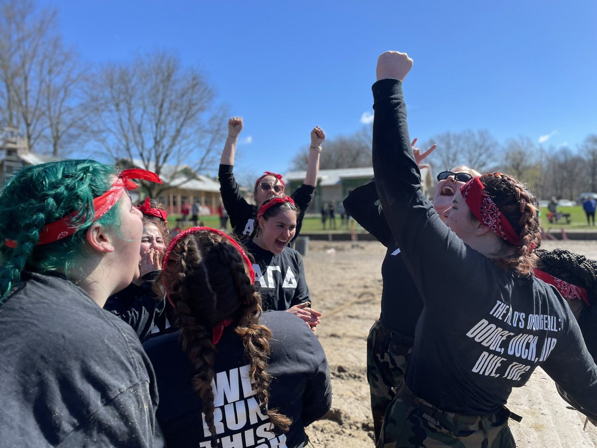 BaldwinWallace's tweet photo. April Reign is underway! ☀️📣🐝 Enjoy these photos from the TUG event at Wallace Lake this morning. The rest of the events will be at North Quad!
#AwwJackets #BaldwinWallace #YJ4L https://t.co/0dbQTiYJX2