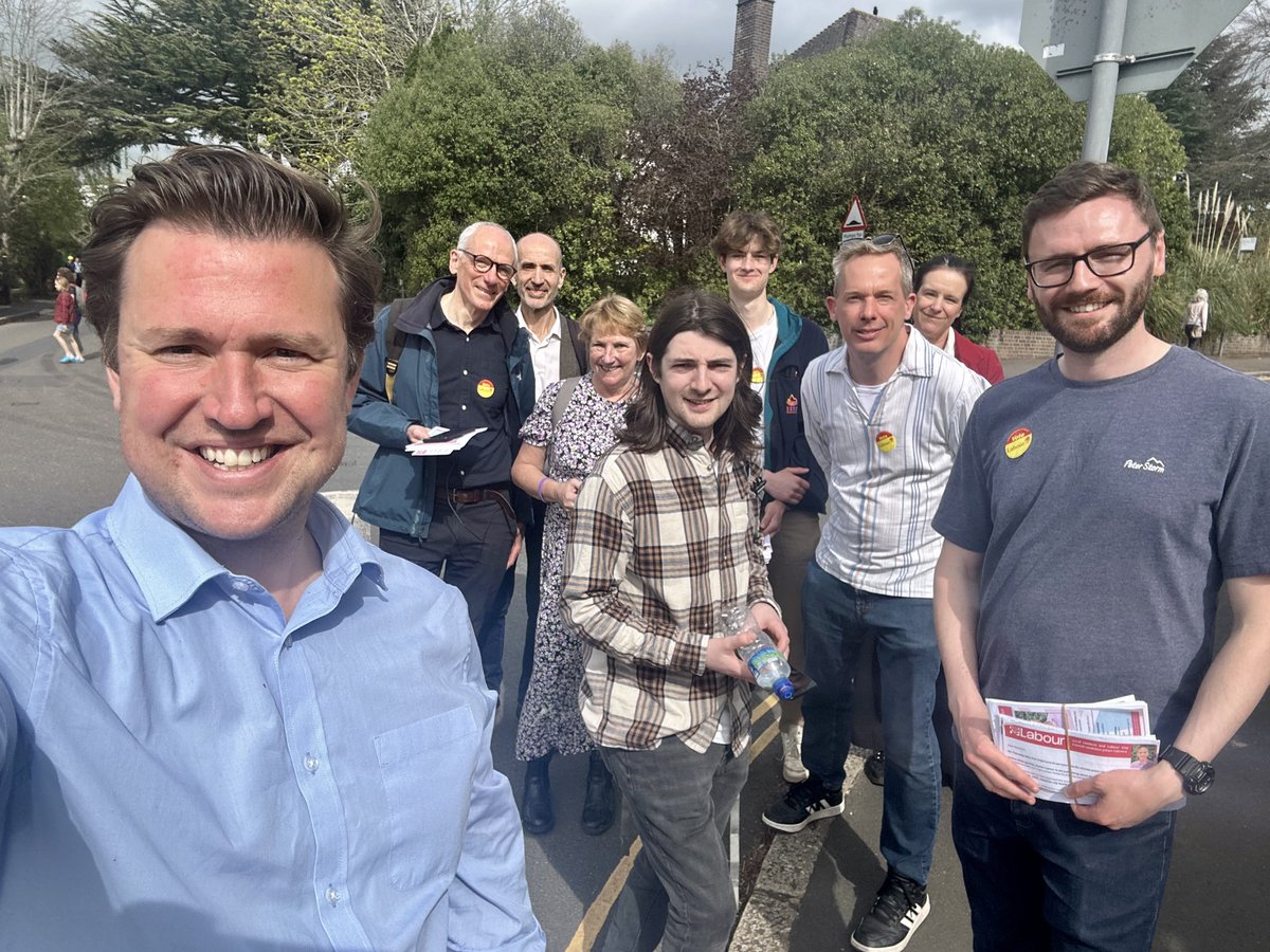 Great sunny day out talking to residents with #Newtown & #Stleonards candidate @_juliancabrera and Devon & Cornwall police & crime commissioner candidate @danielsteel4PCC. 2nd May is a big opportunity to elect local Labour representatives who put residents first. #votelabour 🌹