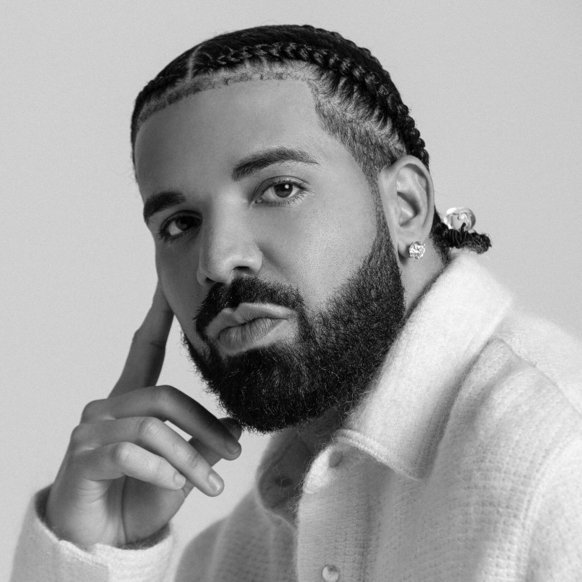Kurrco's tweet photo. "Metro shut your h*e ass and make some drums, n****"

— Drake in a leaked diss track https://t.co/Urs8eFL8gO