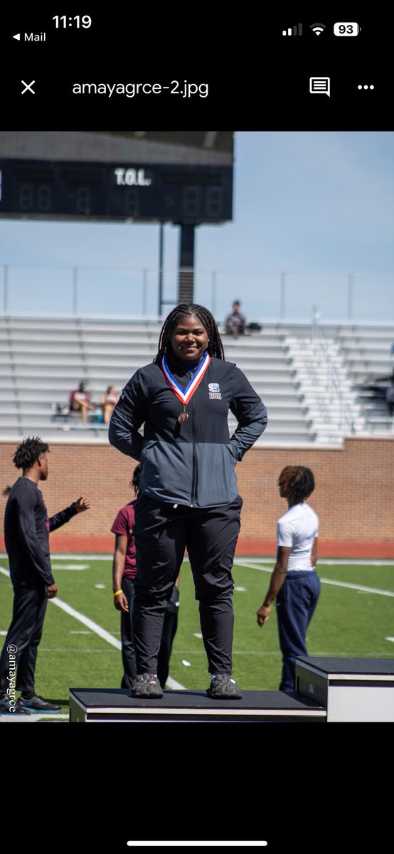 SummJagTrack's tweet photo. Huge PR’s in shot for both of these ladies at Area!  London Jones 40’10” finishes 🥉.  Esther Adidere 41’9” finishes 🥈.  #ONTHEBUS @MISDathletics  @ThrowSumthin https://t.co/lM6OuE8Bbk