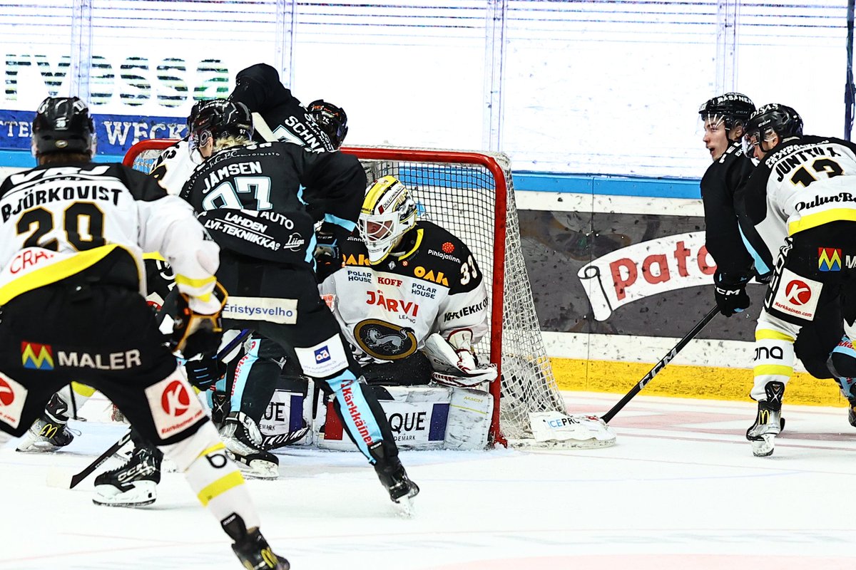 Ensimmäinen jatkoerä 🔜 (1-1) #PelicansFi #Kärpät #Liiga 📸: Tomi Natri