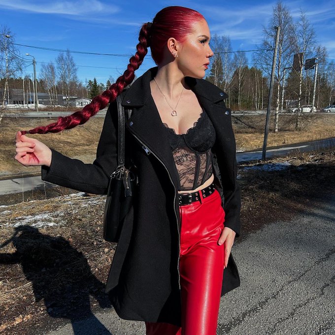 New #instagram pics! ❤️ Go like &amp; comment, ill follow some of you back 🥰  #ig is @ sarasusanniexo 🥰  #redhead<a href="/tag/instagram"class="tags">#instagram</a><a href="/tag/sexy"class="tags"><span>#sexy</span></a><a href="/tag/sun"class="tags"><span>#sun</span></a><a href="/tag/redhead"class="tags"><span>#redhead</span></a><a href="/tag/weekend"class="tags"><span>#weekend</span></a><a href="/tag/naughty"class="tags"><span>#naughty</span></a><a href="/tag/ig"class="tags"><span>#ig</span></a><a href="/tag/of"class="tags"><span>#of</span></a>