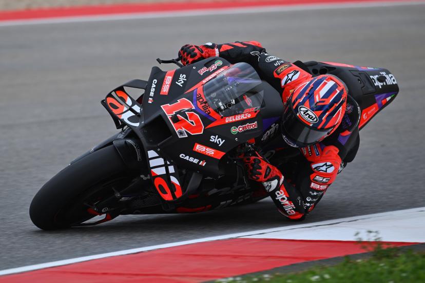 MotoGP : L'Espagnol Maverick Viñales sur Aprilia décroche la pole position du GP des Amériques. Les Français en fond de grille : Quartararo 16è, Zarco 19è @RTLFrance #AmericasGP #MotoGP