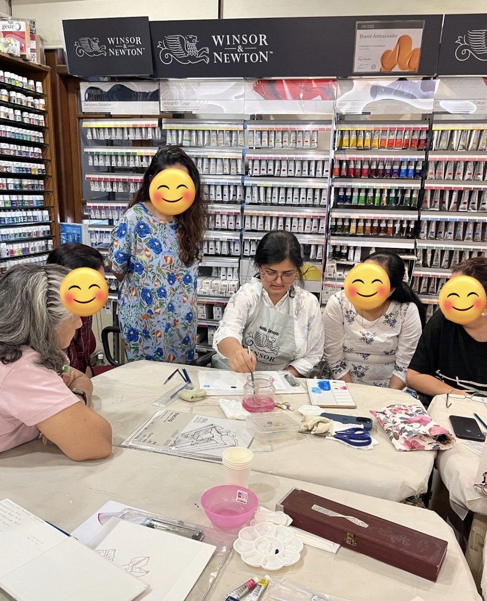 anika_gupta's tweet photo. Our wonderful @winsorandnewton educator Avantika held a watercolour workshop at @ArtLoungein today! #mumbai #workshop https://t.co/JBqNcOKW1n