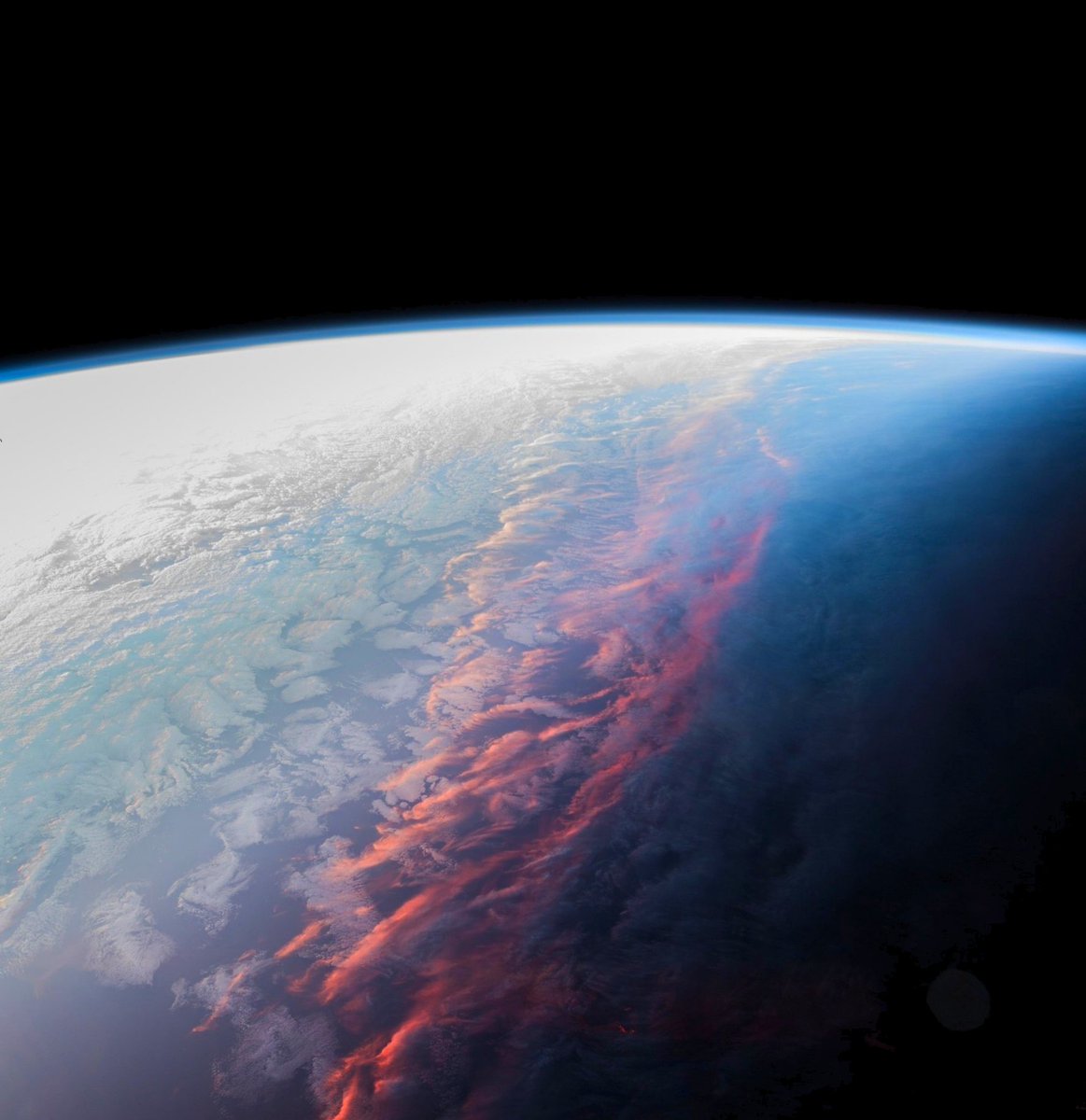 uhd2020's tweet photo. This is what sunset looks like from space. https://t.co/VMrdE36bX5