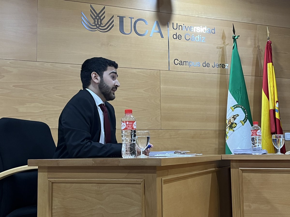 Enhorabuena a Alejandro Nieto por brillante defensa de su tesis doctoral, “La autoría fantasma", dirigida por Dras. Isabel Zurita y Mª Dolores Cervilla. Ha obtenido la máxima calificación del tribunal, integrado por Drs. José Ramón de Verda, Ignacio Garrote y Margarita Castilla.