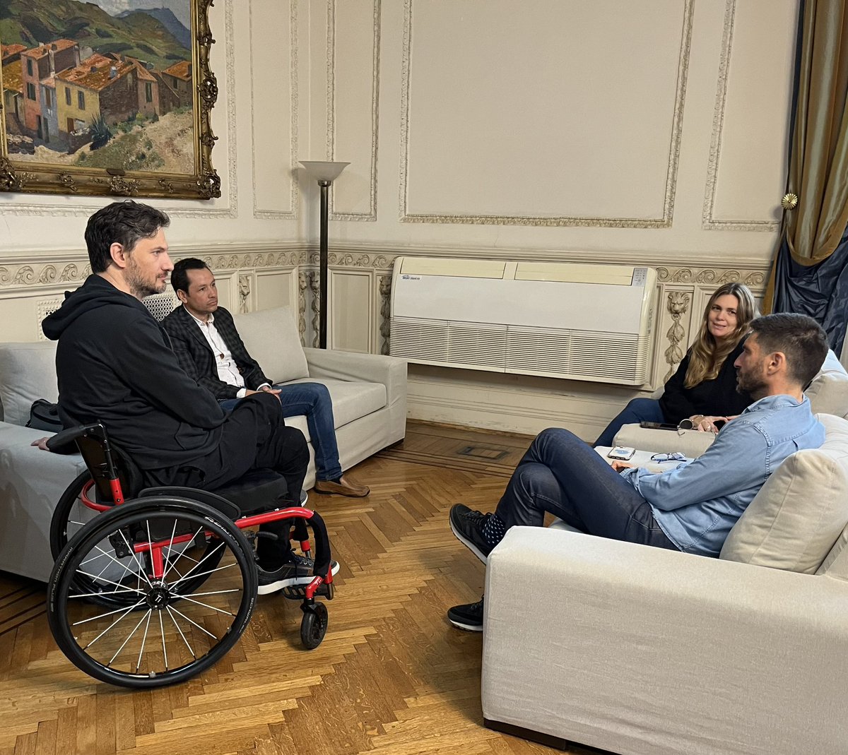 Hoy nos reunimos junto al gobernador <a href="/maxipullaro/">Maximiliano Pullaro</a>, el secretario de Políticas de Inclusión y Abordajes Sociales <a href="/RPSoques/">Ramon Pedro Soques</a> y Pablo Pellegrini. Conversamos sobre la realidad de Puerto General San Martín.