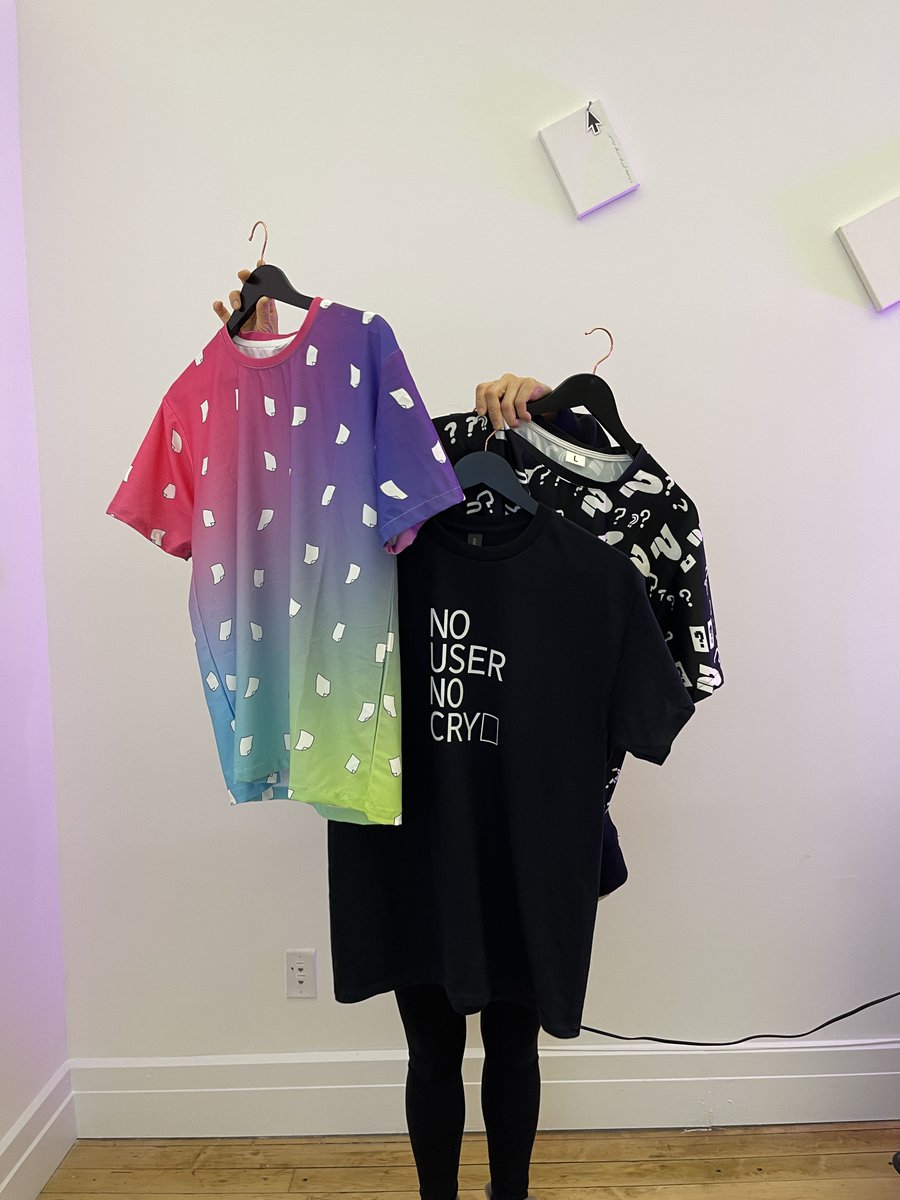 and... All wares on our online shop are on 10% off sale now until tomorrow night (13-14 EST), Get weird clothes now!!!