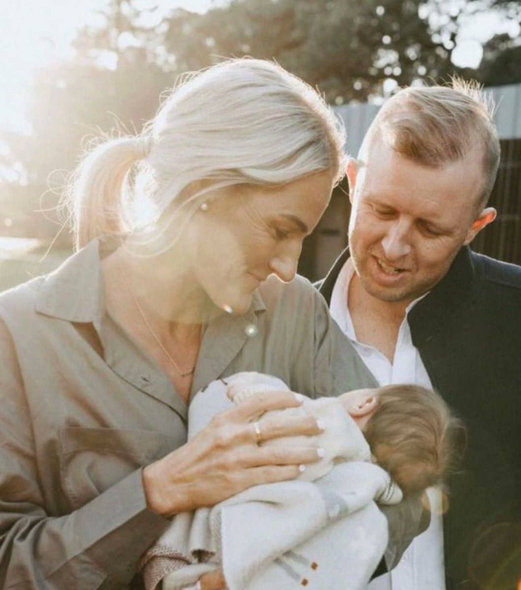 PCHowardLtd's tweet photo. Ash Good was murdered in Sydney, Australia today while bravely defending her baby 🥺
Her baby is being operated on. Please keep the baby in your prayers.🙏🏻
#AshGood #SydneyStrong #Sydney #Prayers https://t.co/gFg7C0dOhq