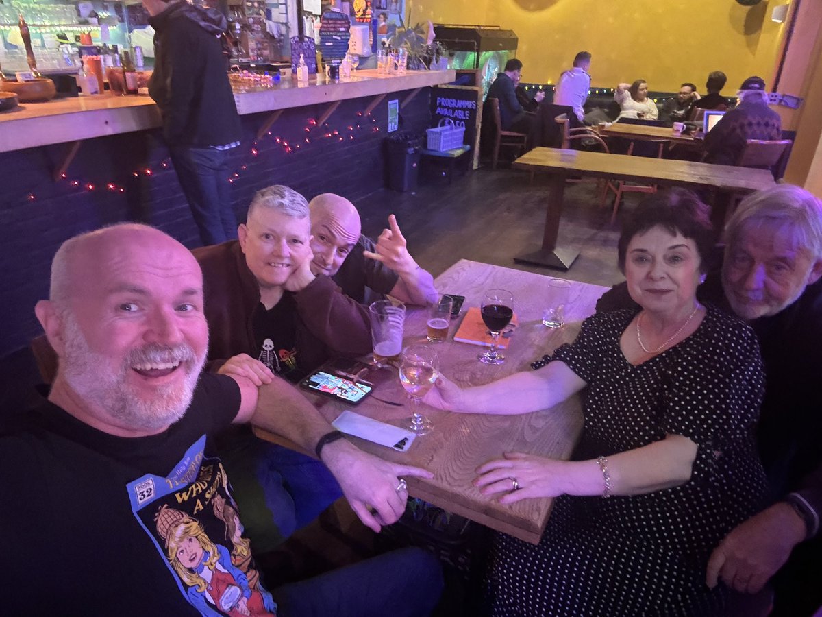 solvealongamurdershewrote tweet media