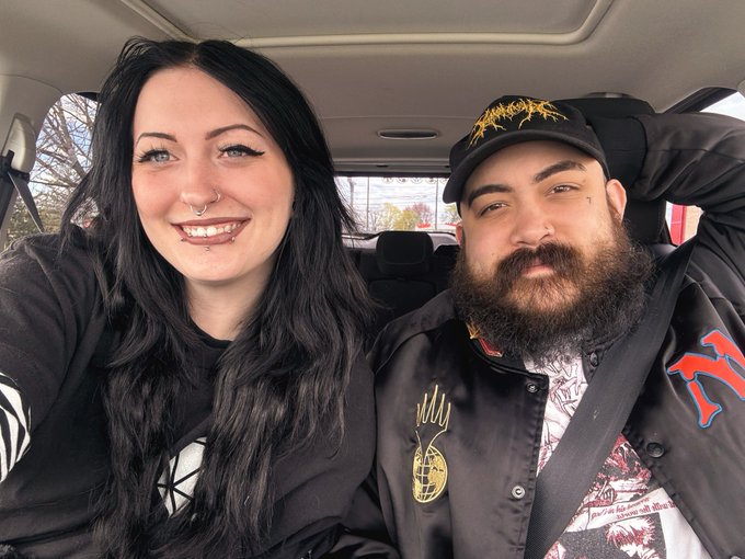 Mom and dad left the house🥳 https://t.co/0s7ejsRRYH