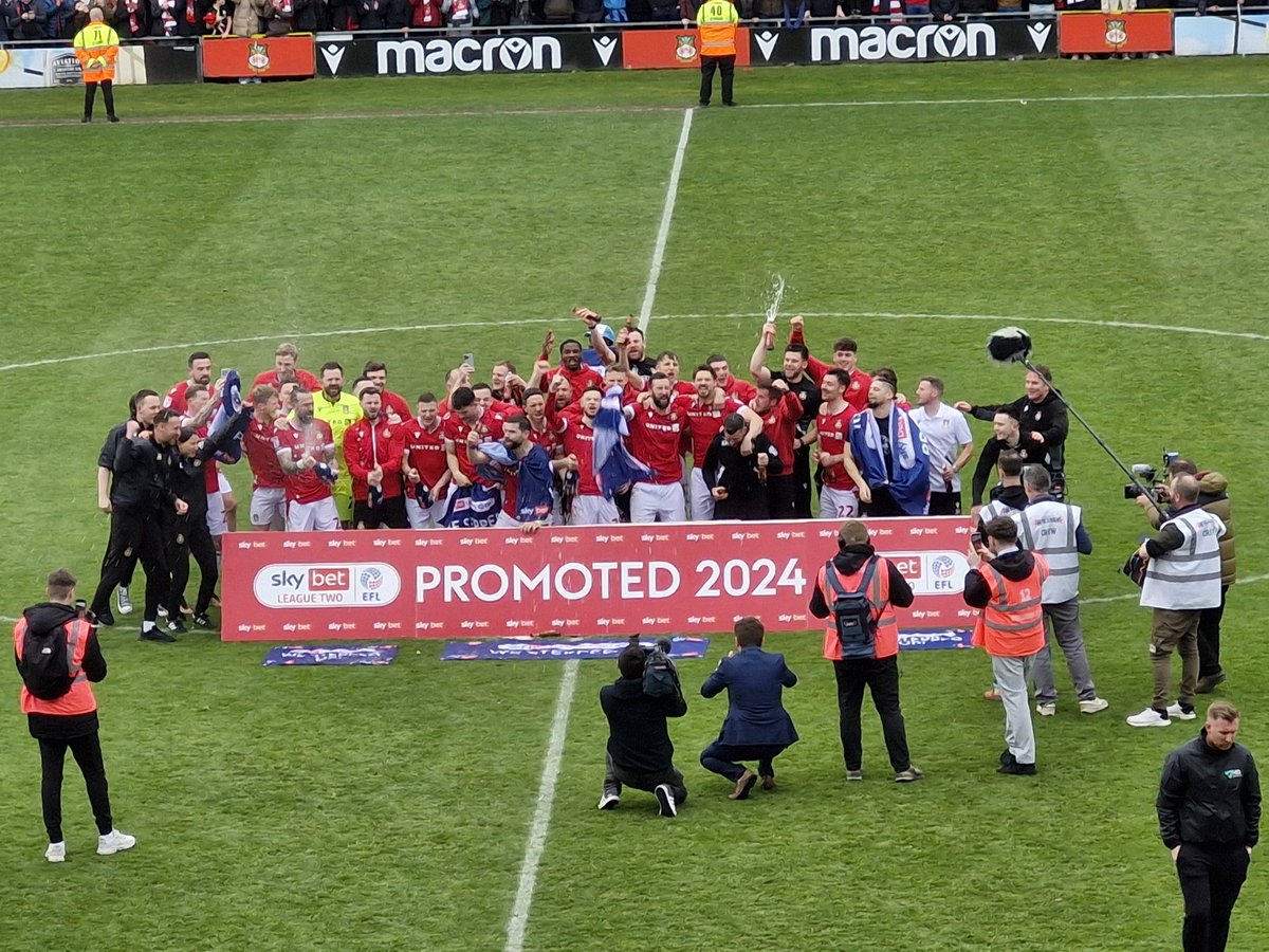 Helgriff40's tweet photo. @Wrexham_AFC https://t.co/HFfcCZ3cQ3 https://t.co/8rHXYgXYdx