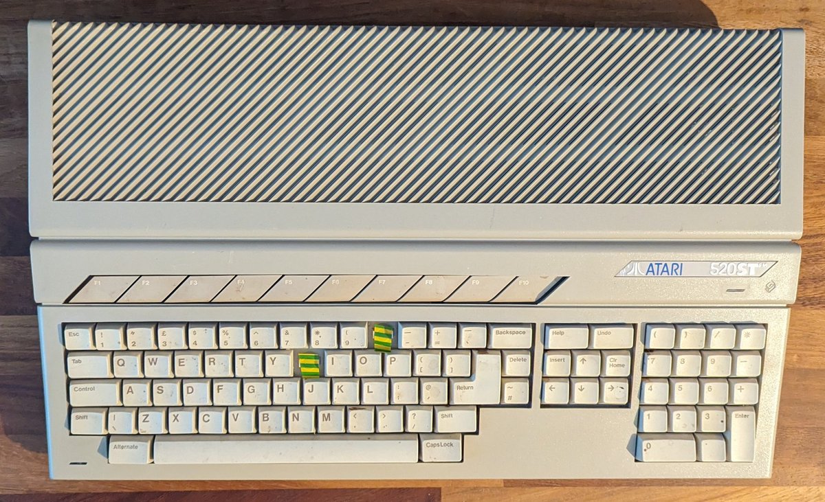 pederjohnsen's tweet image. Following that an Atari XE System and an Atari 520ST with a replacement keyboard I&apos;ll need to install.

#atari #homecomputers #xesystem #520st #retrogaming

2/3