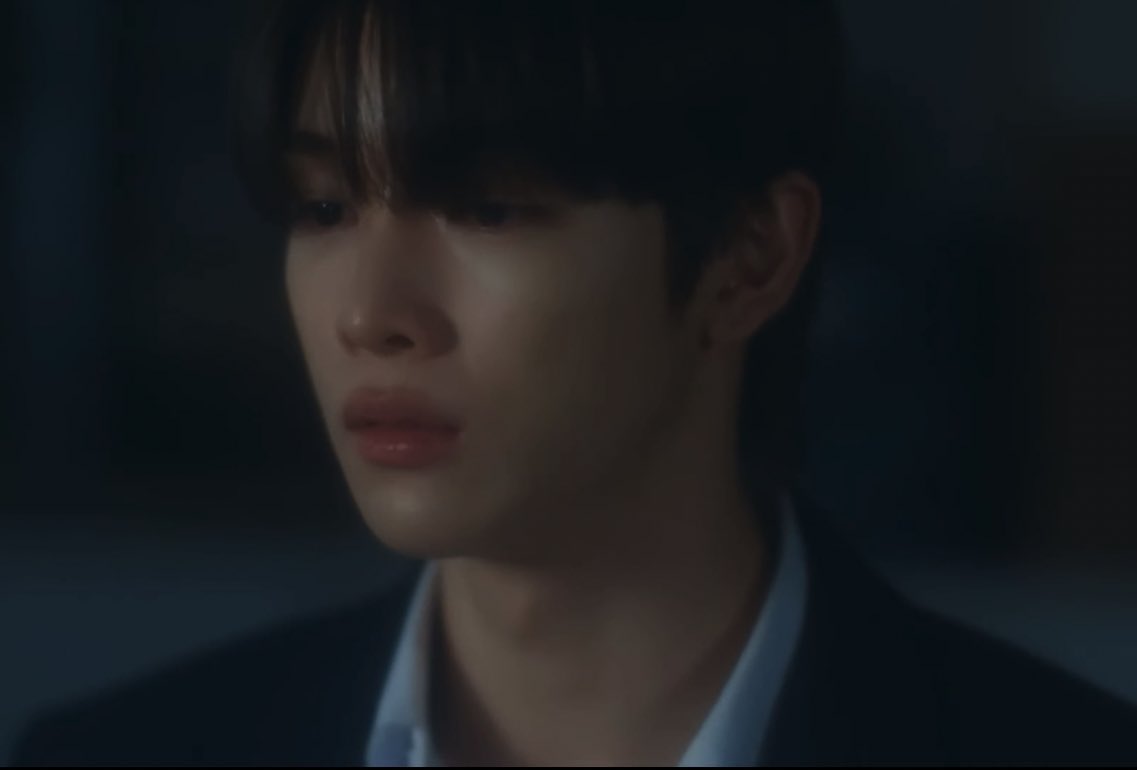 mul_bluish's tweet photo. “우리가 왜 안되는지 궁금해?”

“어.”

너는 야속하게도 긍정을 뱉었다.

#숑사연애 https://t.co/pvhjsId6zb