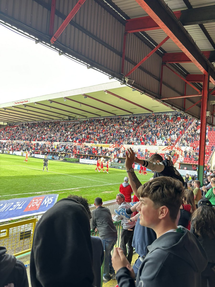 Today was my last match of the season and for the foreseeable future. Maybe I’ll be back for a few before 2nd year of Uni, but after it will be sporadic at best. Can’t thank some you enough the joy you’ve brought me over the past two years #stfc #COYR