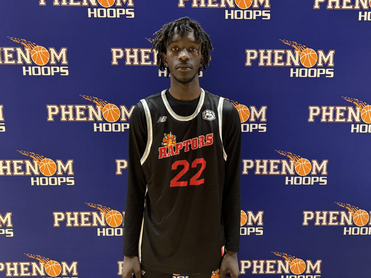 Not sure I’ve seen many play as hard every single possession as 6’5 2025 Jakease Salley (Charleston Raptors). Extremely high motor. Has a nose for the basketball. Pursues & wins most all 50/50 balls. Offensively, excels finishing at the rim. @Chas_Raptors #PhenomGrassrootsTOC
