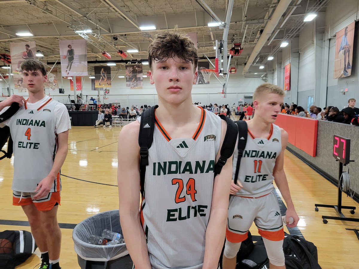 Indiana Elite 2025 rolled through the Arkansas Hawks, 84-68. Hawks didn't have Terrion Burgess. Braylon Mullins had another huge first half to finish with 19 points. Trent Sisley had another all-around game with 17 points. Dez Briscoe and Malachi Moreno each had 11 points.
