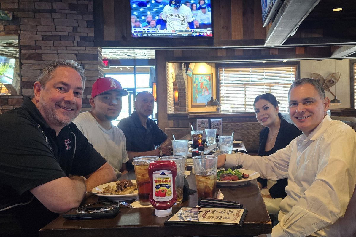LeRuInvest's tweet photo. Lunch with our Texas Property Management Team that run our 104 unit apartment complex. This was during my onsite asset management trip to oversee operations, audit tenant files;  inspect vacant units and tour potential properties to acquire. https://t.co/GwuPlM1b7R