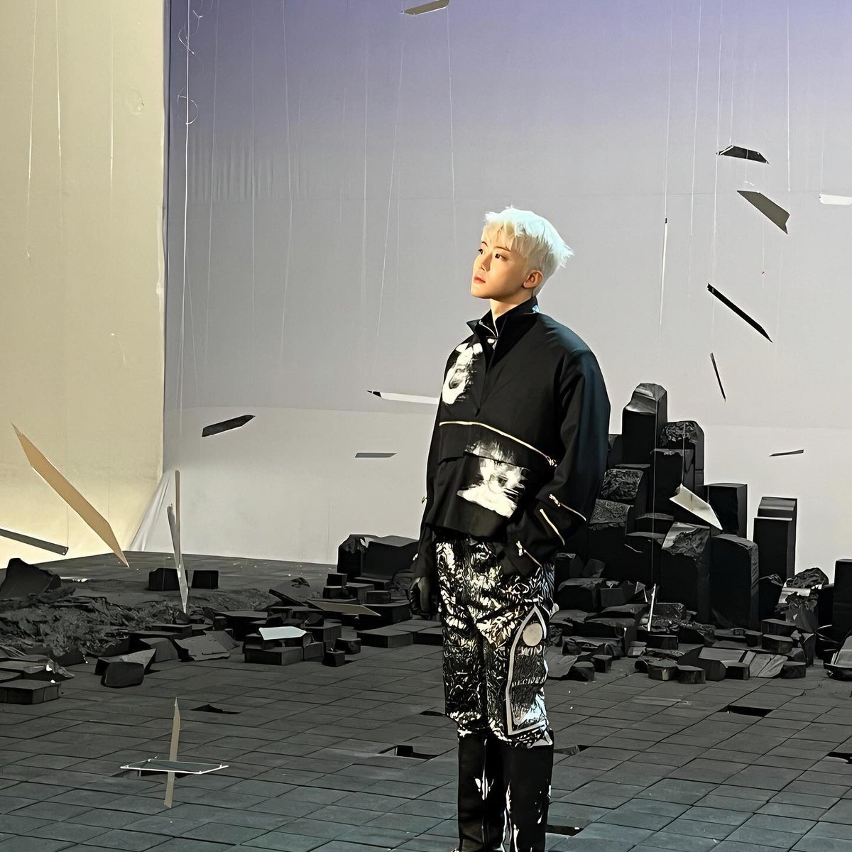 My shoot that I've been waiting for and one of those places that I'm fascinated with charming setting is one way to always look cool.