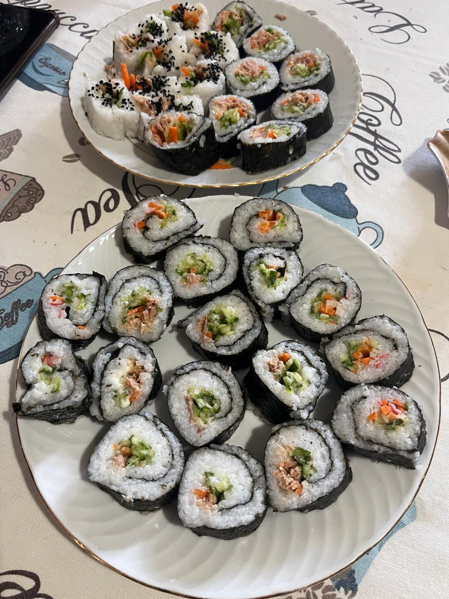 Cyaxares2121's tweet photo. Bu eller sadece tweet atmıyor 🍣🚬 https://t.co/44yZuUuwbA