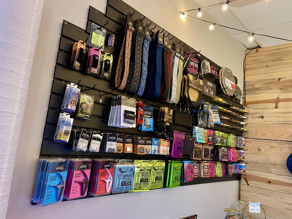 Your accessories and tools are one of the most important factors of your instrument. Look no further, we’ve got you covered! 

#silversoundguitar #Cosprings #Music #Guitar #Bass #Drums #Piano #Ukulele #voice #Musiclessons #musicschool #Colorado