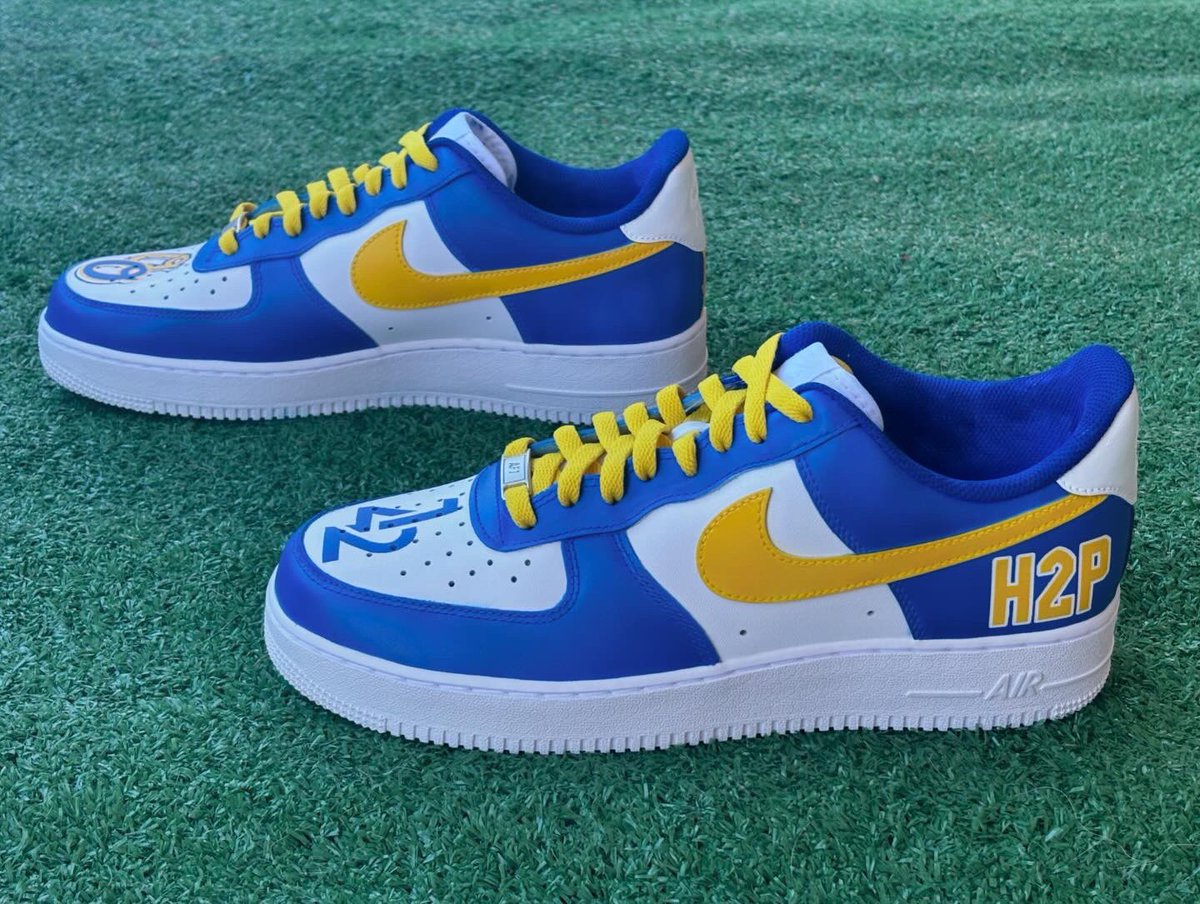 In case you missed it at the spring game today: Custom Pitt shoes for fans dropping soon! 👀 Stop buying shoes that are “close to Pitt colors” when you can get ACTUAL Pitt customs! On top of that, $50 from every pair purchased goes directly to @Alliance_412 & Pitt athletes! #H2P