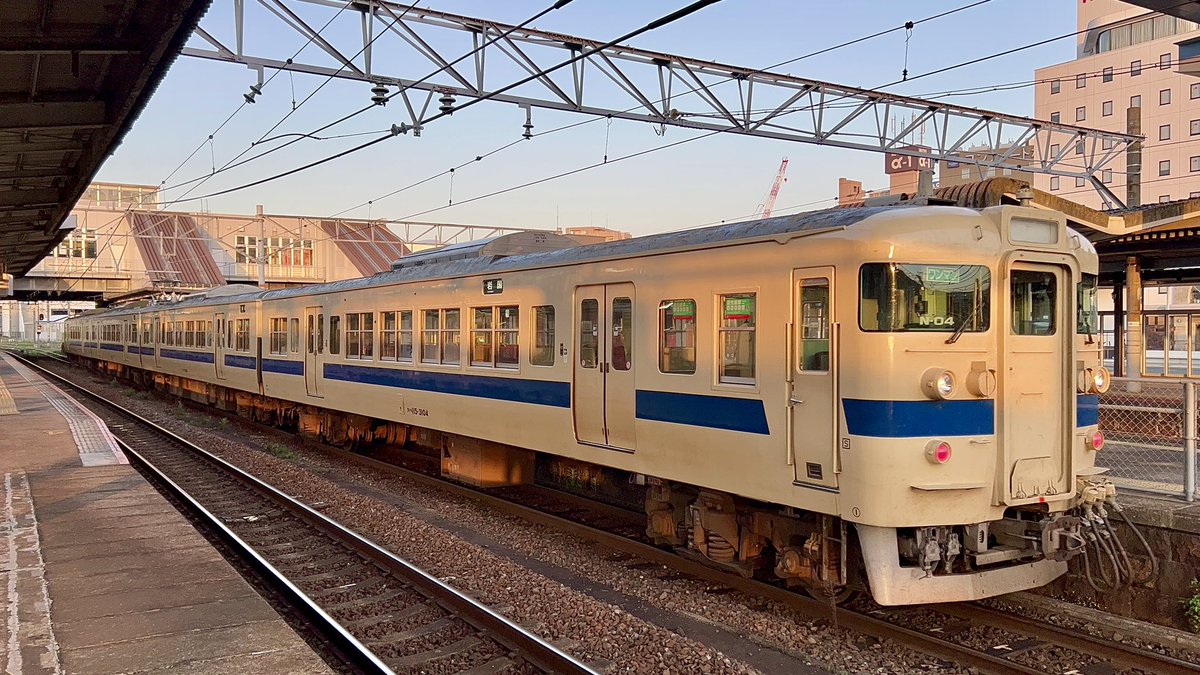 山陽本線　新山口駅

115系3000番　瀬戸内色
3308M 6:20発岩国行で運用。

2024.04.14 日曜日

#115系　#山陽本線　#瀬戸内色