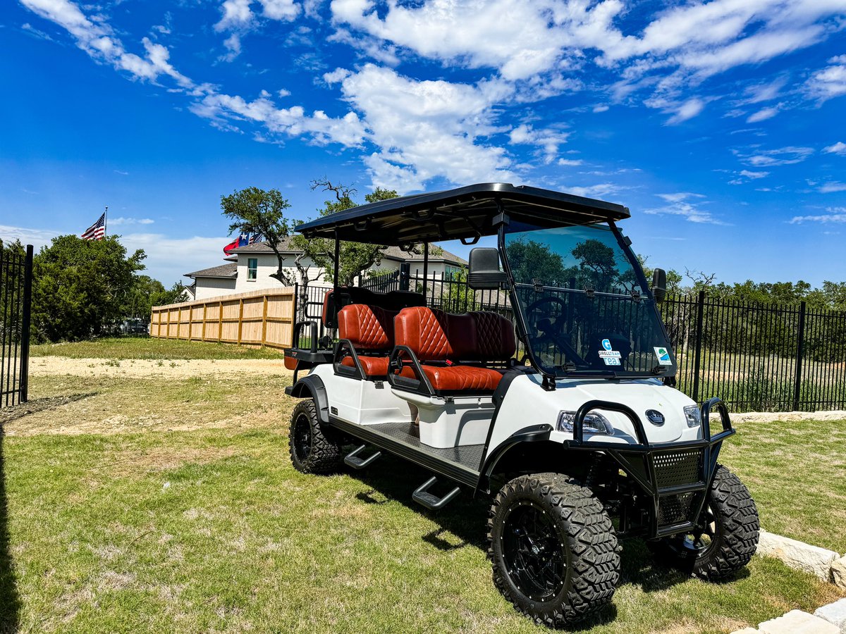 Getting @thegrellteam Texas Limo ready for some showings on a beautiful day in the hill country!! Even when rates go up, deals are still out there! I’m showing a house today that locks you in with a 4.99% rate! Brandon Grell 830-444-1352 #UTSA