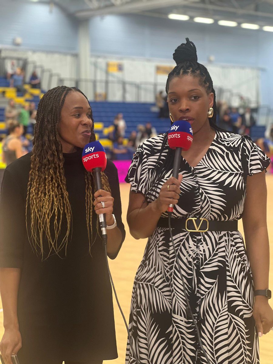Great to back with the @SkyNetball team of @PamelaCookey & @JessThirlby last night for a closely contested battle between @TeamBathNetball and @cardiffdragons_ x 😊 Thank you to @Long_Tall_Sally for my dress ❤️🤩x #Gifted @NuffRespectMgmt